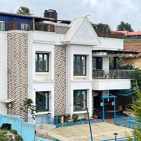 Sky Blue Resort Уті Екстер'єр фото