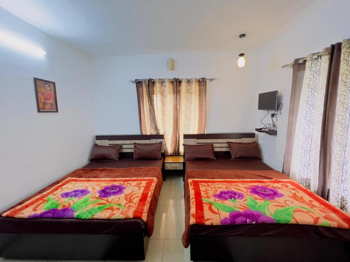 Sky Blue Resort Уті Екстер'єр фото