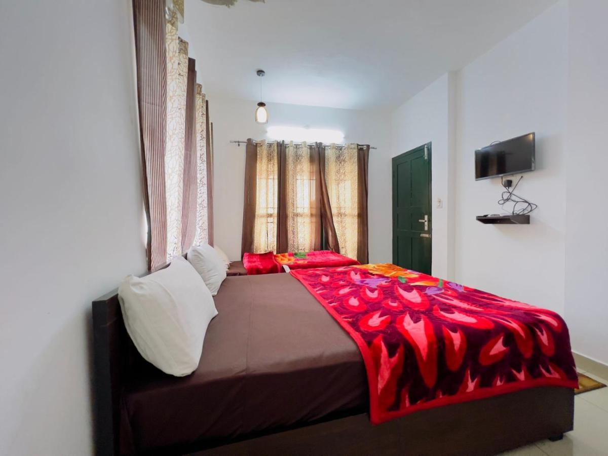 Sky Blue Resort Уті Екстер'єр фото