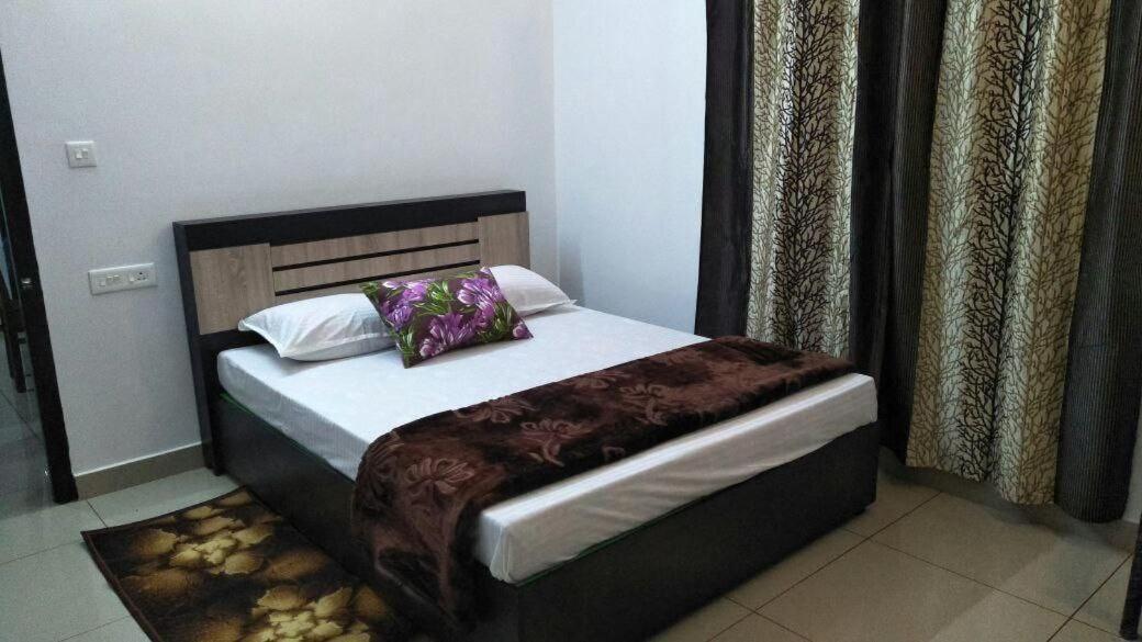Sky Blue Resort Уті Екстер'єр фото