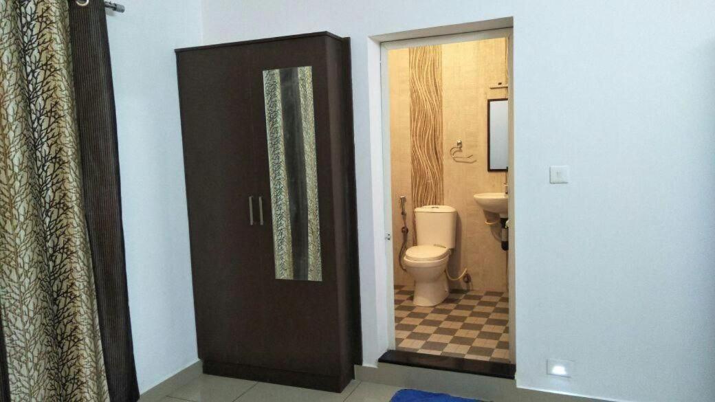Sky Blue Resort Уті Екстер'єр фото