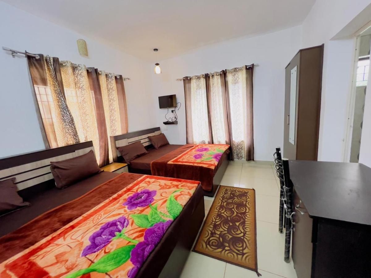 Sky Blue Resort Уті Екстер'єр фото