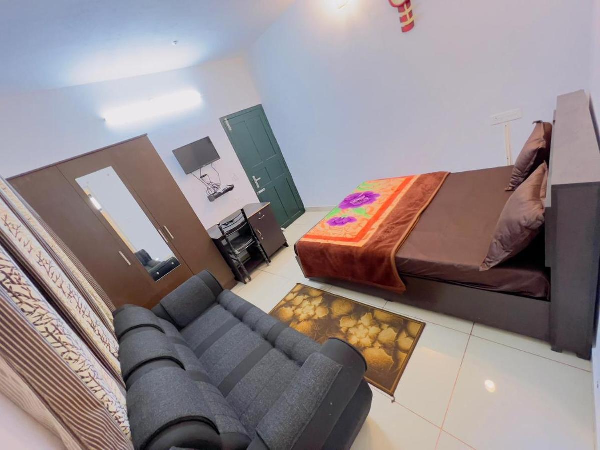 Sky Blue Resort Уті Екстер'єр фото