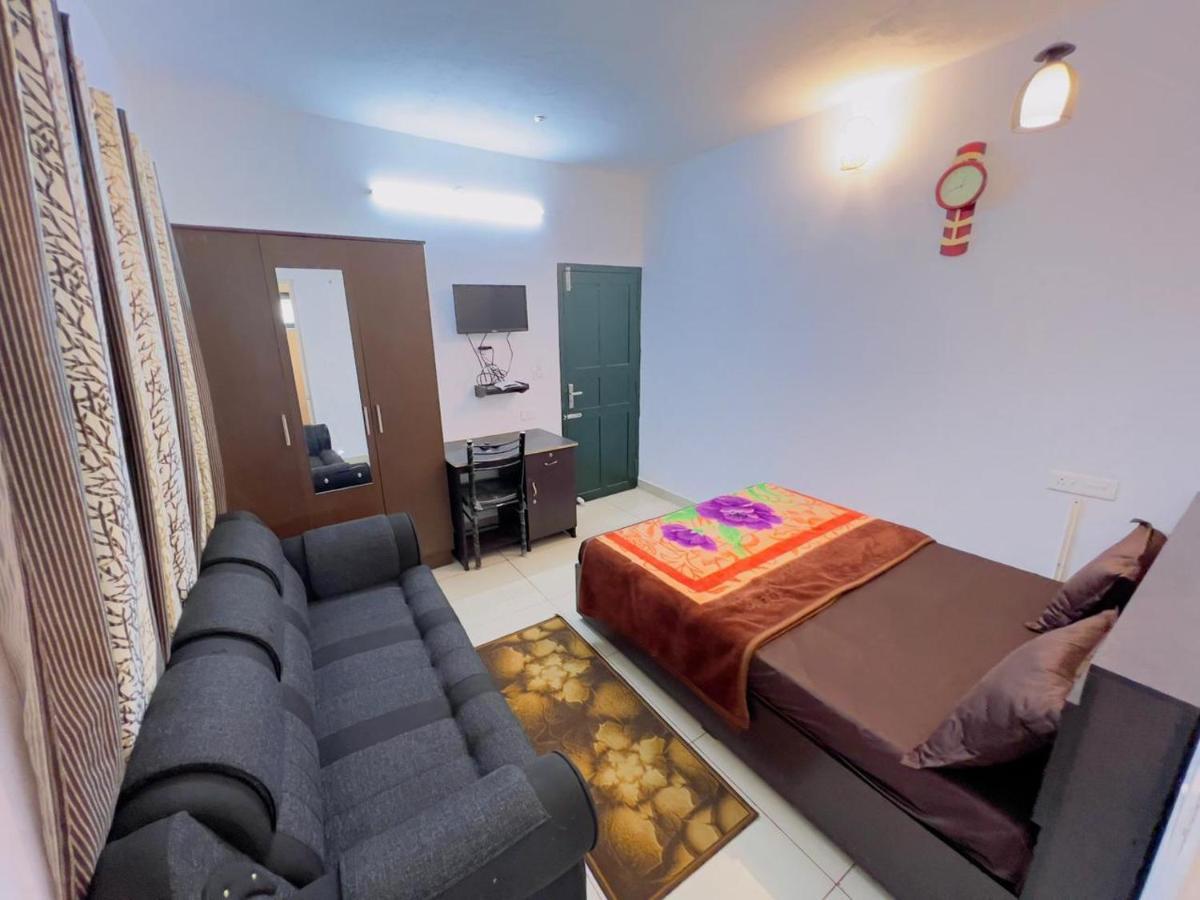 Sky Blue Resort Уті Екстер'єр фото