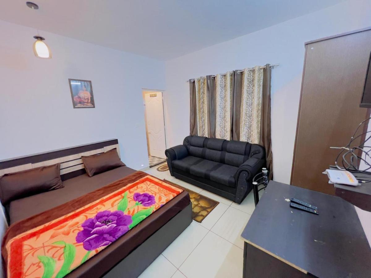 Sky Blue Resort Уті Екстер'єр фото